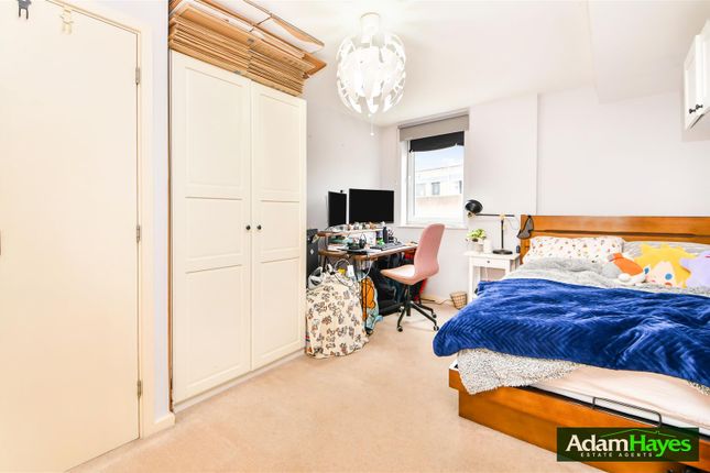Flat 9 Mercian Lodge, 68 Lankaster Gardens, London photo 3