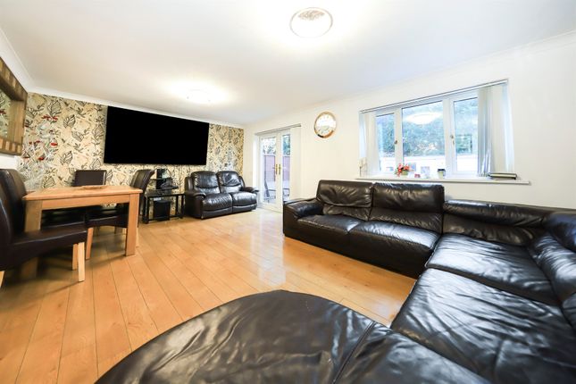 21, Brunslow Close, Wolverhampton photo 3
