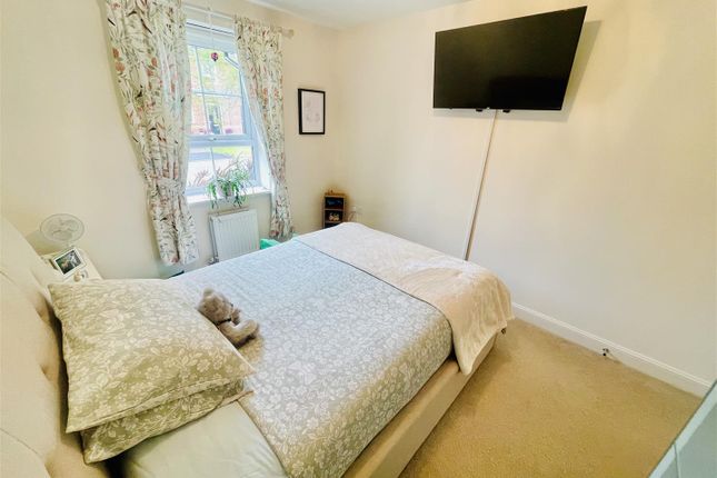 6, Jubilee Crescent, Northwich photo 4