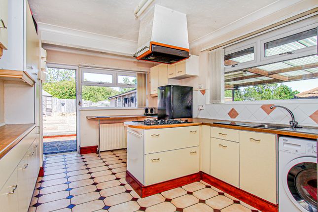 30, Knightlands Road, Wellingborough photo 4