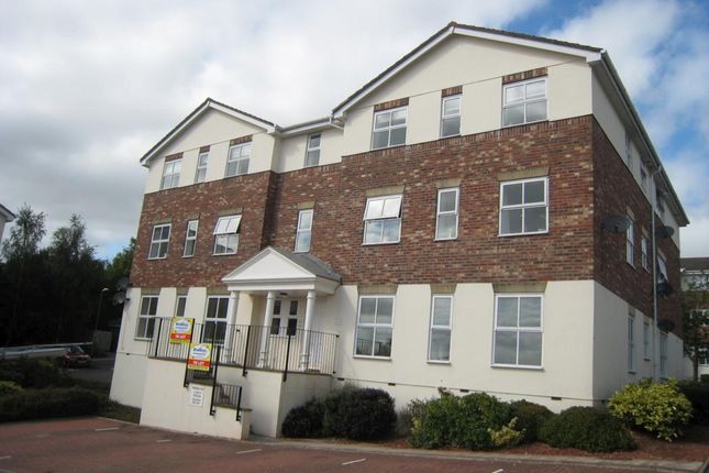 Flat to rent in Earlswood Drive, Paignton, Devon