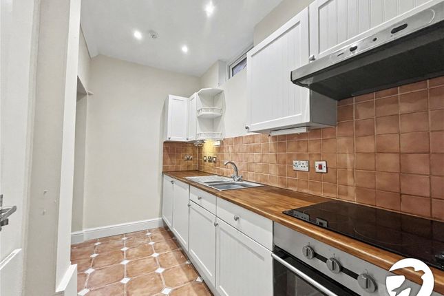 Flat 2, 56, High Street, Sittingbourne photo 3