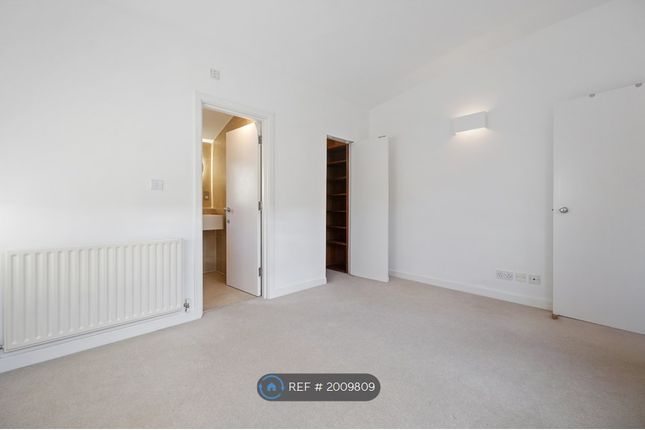 Flat to rent in Tiger House, London