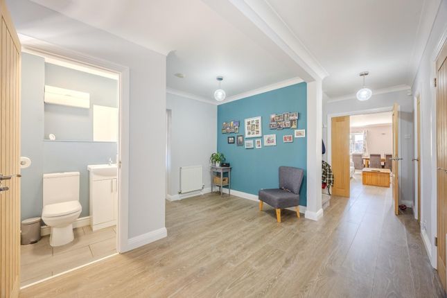 16, Fortescue Chase, Southend-On-Sea photo 4
