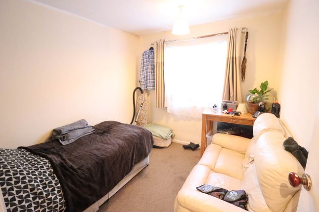 5, Woodlands View, High Wycombe photo 4