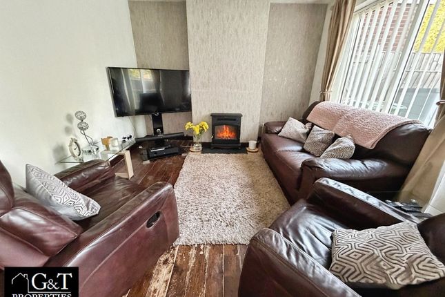 91 Grosvenor Way, Brierley Hill photo 2