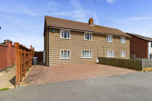 3-bed house on 12 Hesketh Crescent, Towcester, £1,400/mo