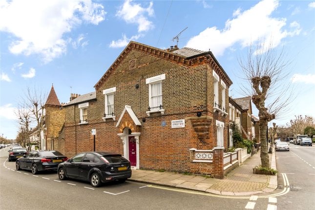 End terrace house for sale in Third Avenue, London