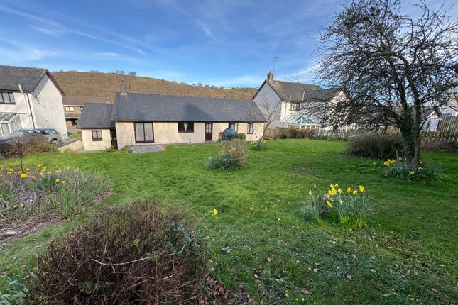 2 Caefron, Lampeter Road, Aberaeron photo 2