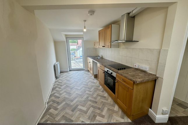 Flat Above, Lewall House, High Street, Newent photo 3