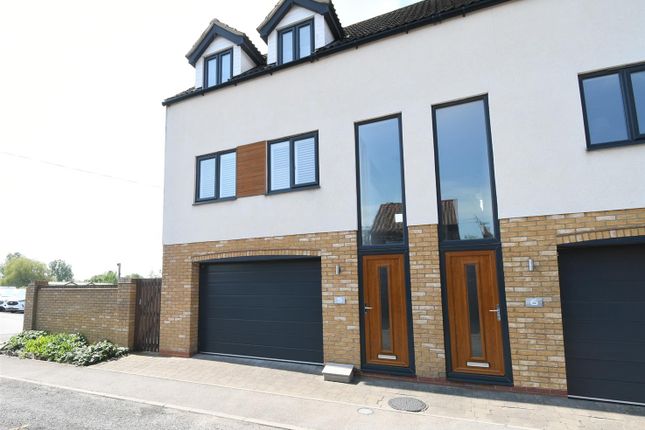 2-bed house on 5, Forrester Street, Brigg, £200,000