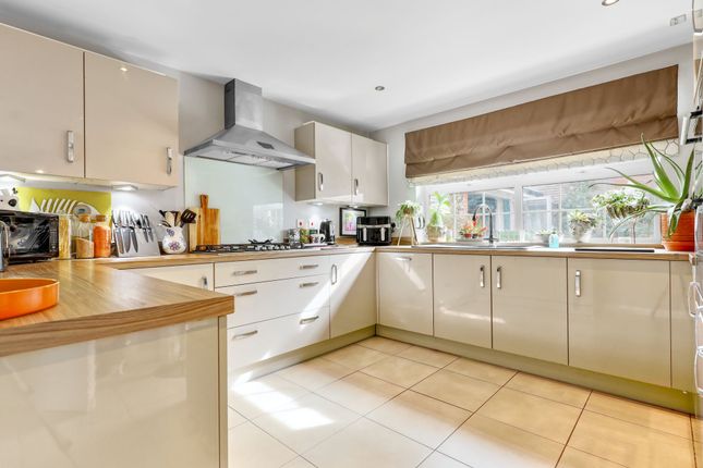 28, Arthur Martin-Leake Way, Ware photo 4