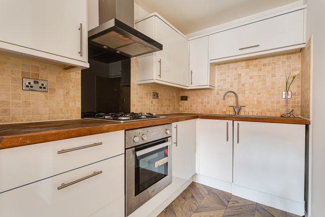 22, Chatsworth Place, Surrey photo 3