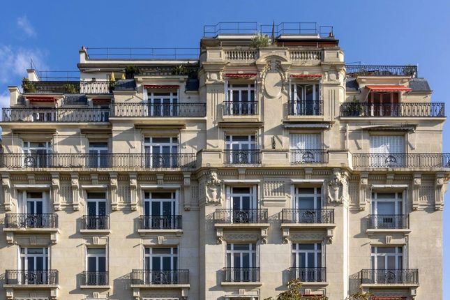Thumbnail Apartment for sale in Neuilly-Sur-Seine, Hauts-De-Seine, Île-De-France, France