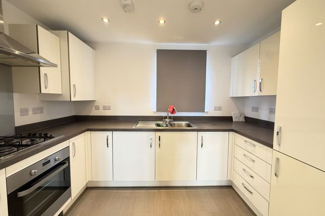 103, Corby photo 2