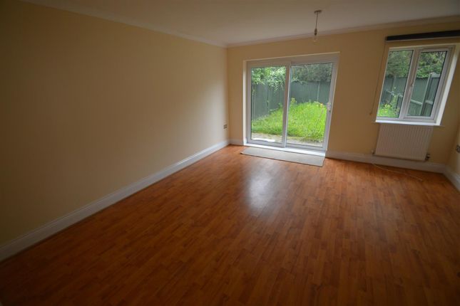 Thumbnail Flat to rent in First Avenue, London