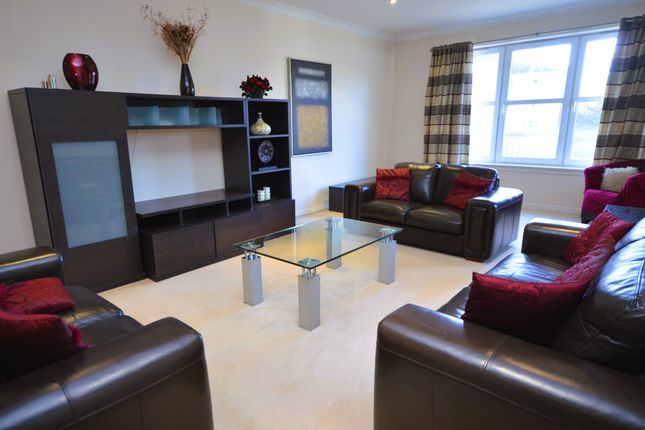 Flat for sale in Mains Avenue, Glasgow