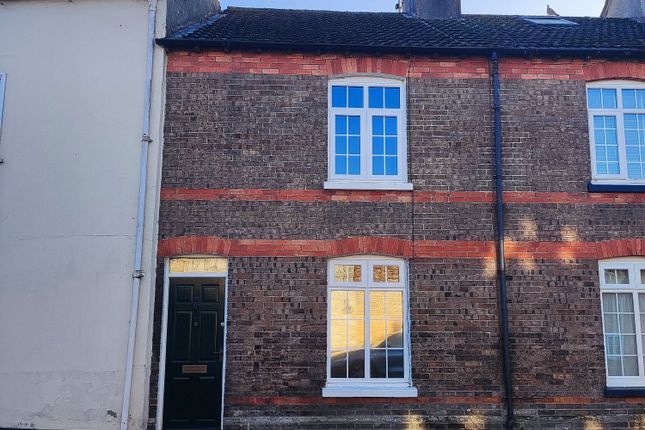 2-bed house on Dorchester, £1,300/mo