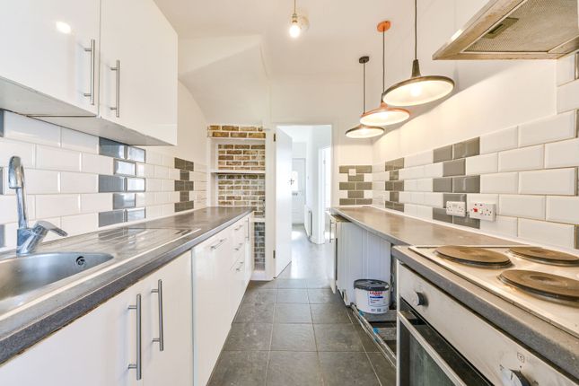 Brookbank Avenue, W7, Hanwell photo 4