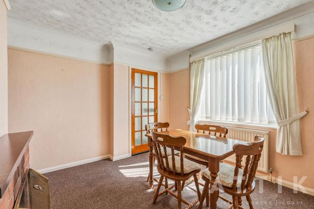 8 School Estate, Grub Lane, Halesworth photo 4
