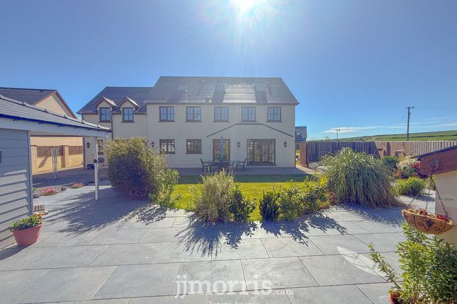 1 Clos-y-Gwyddil, Cardigan photo 4