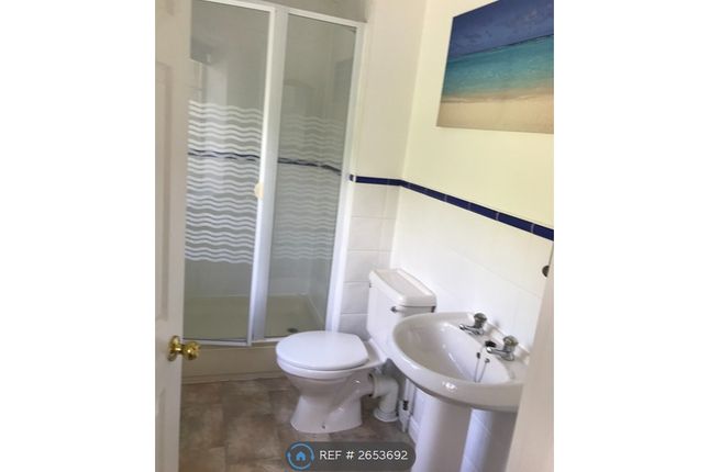 En Suite To Bedroom 4