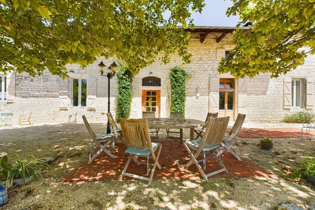 Villa for sale in Tournon d Agenais, Lot Et Garonne, Nouvelle-Aquitaine