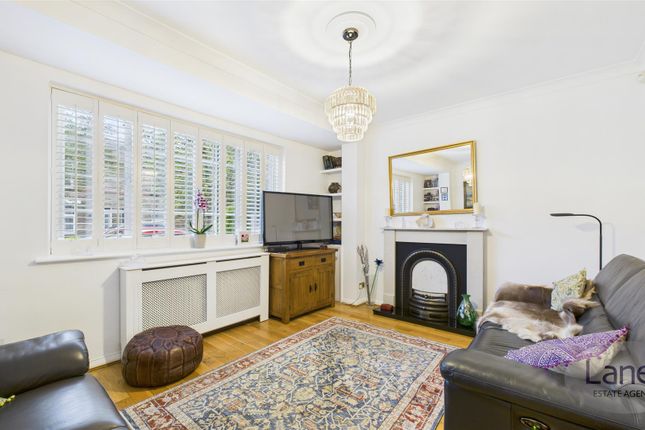 61, Halifax Road, Enfield photo 2