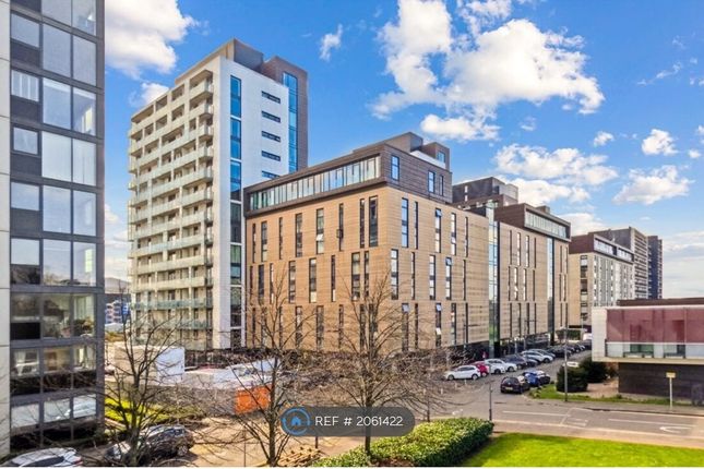 Flat to rent in Castlebank Place, Glasgow