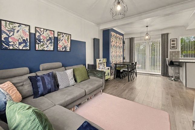 120 Outwood Road, Manchester photo 2