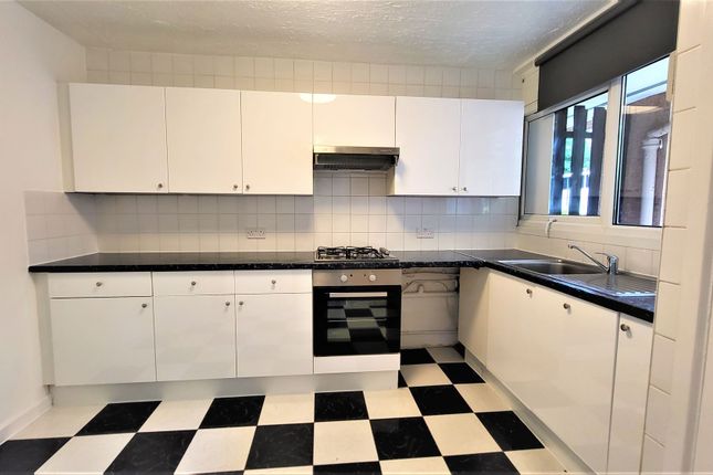 Flat 9, Ewhurst Court Phipps Bridge Road, Mitcham photo 3