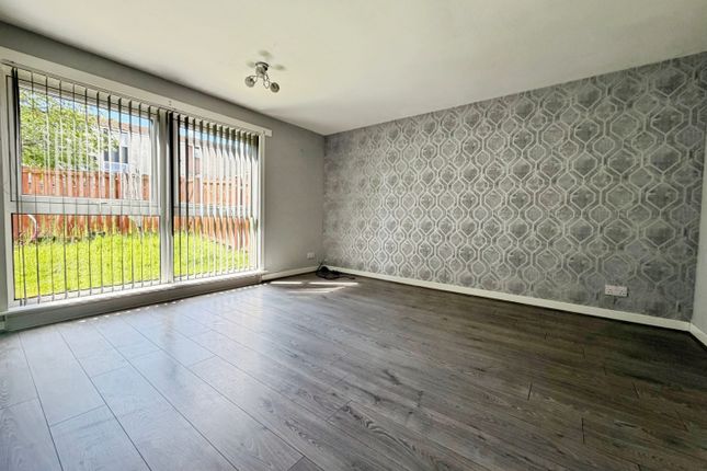 11, Kinneff Crescent, Dundee photo 3