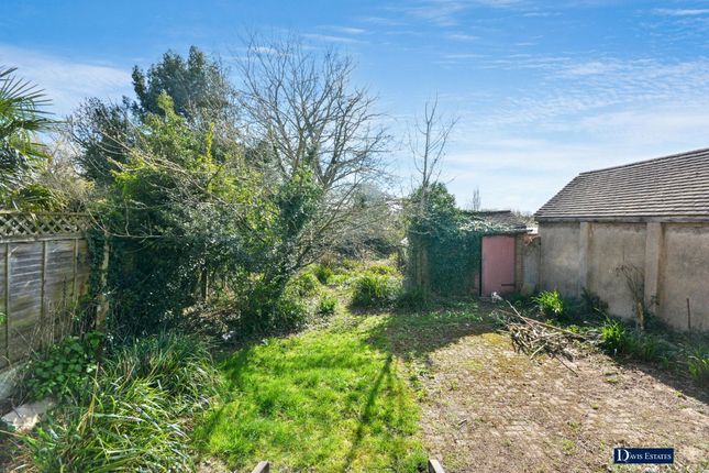 112 Shepherds Hill, Romford photo 4