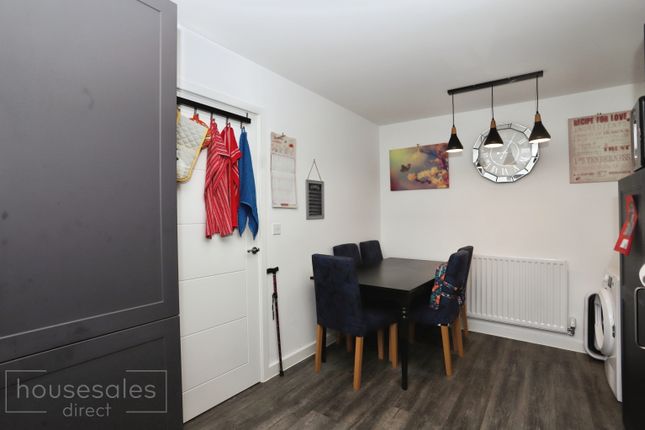 10, Wiltshire Drive, Chippenham photo 4