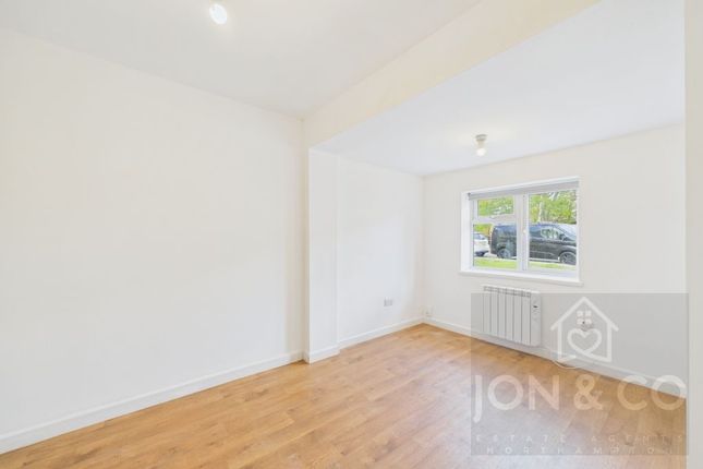 6, Sladeswell Court, Northampton photo 4