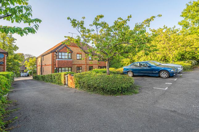 Exterior/Parking