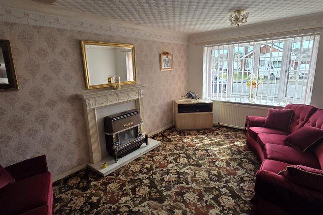 14, Hamilton Drive, Mansfield photo 3