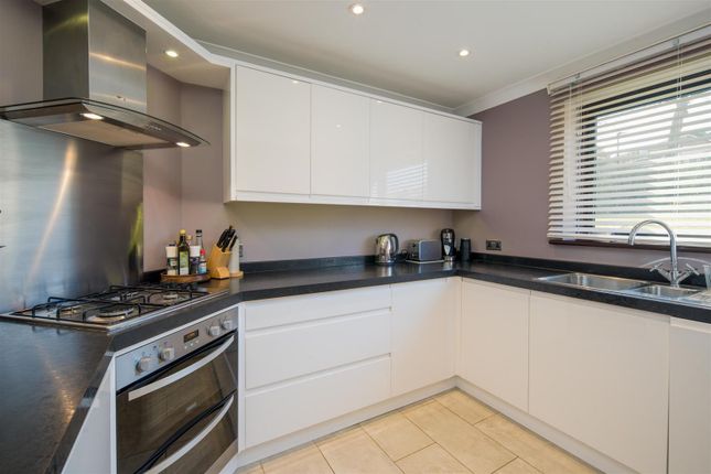 2 Seaview Bay, Pier Road, Seaview photo 3