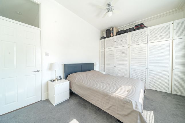 Flat 4, 4, Hayes Lane, Bromley photo 2