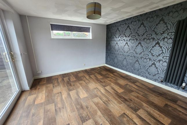 26, Holcot Road, Coalway photo 4