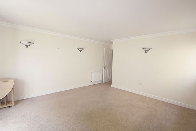 35, Coldstream Road, Caterham photo 4