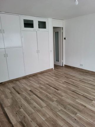 629H, Silbury Boulevard, Milton Keynes photo 5