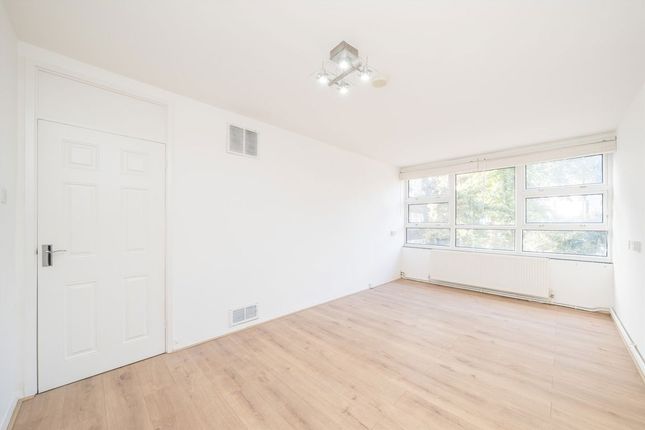 16, Bucklands Road, Teddington photo 2