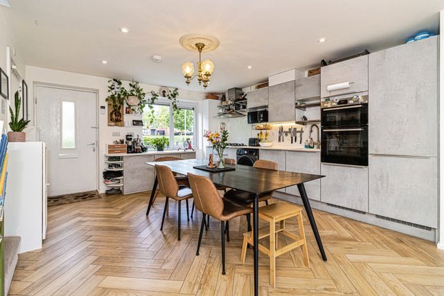 15, Redcliffe Drive, Manchester photo 4