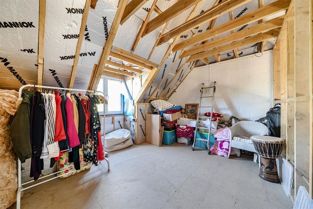 5, Robins Wood Drive, Ferndown photo 4