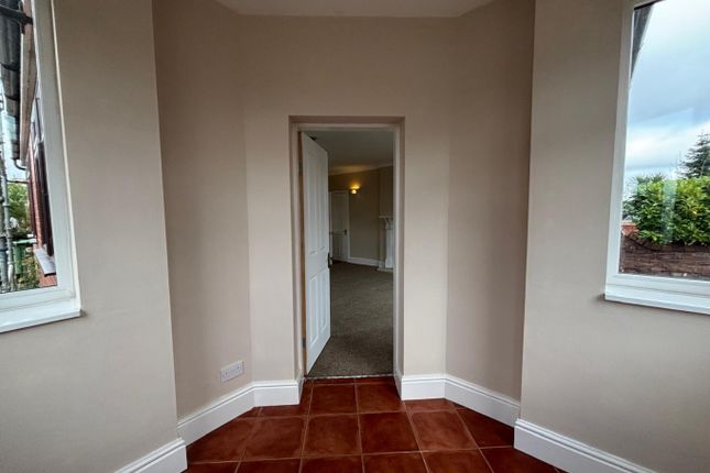 40 Bedford Road, Southport, Merseyside photo 2