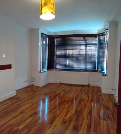 34 Barmouth Road, Croydon photo 2