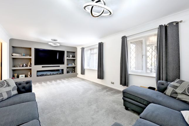 5, Dell Lees, Beaconsfield photo 3