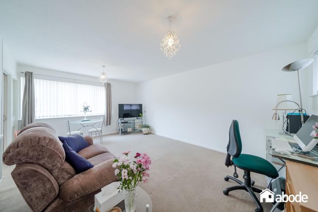 16, Dowhills Park, Liverpool photo 3
