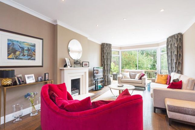 6, Kinloss Gardens, London photo 2